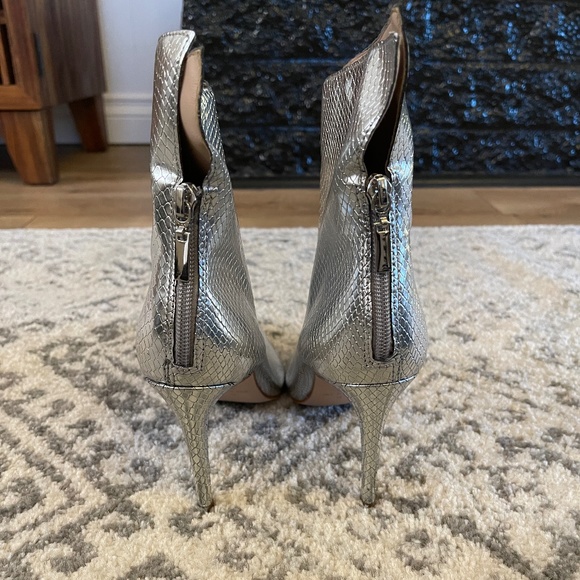 New Aqua Hendrix Metallic Silver Embossed Leather Stiletto Boots - size 10 - Picture 4 of 8